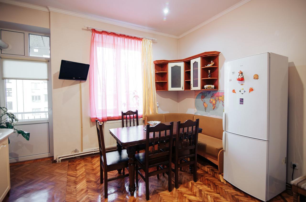 איוונו-פרנקיבסק Centreville Apartments מראה חיצוני תמונה